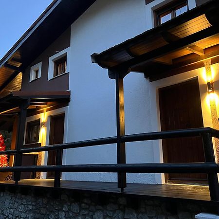 ホテル Mz Reindeer Kalívia エクステリア 写真